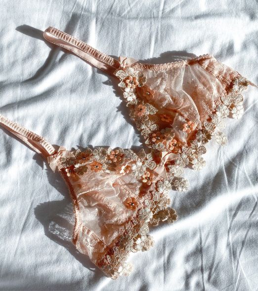 Braletka, Losového odstínu